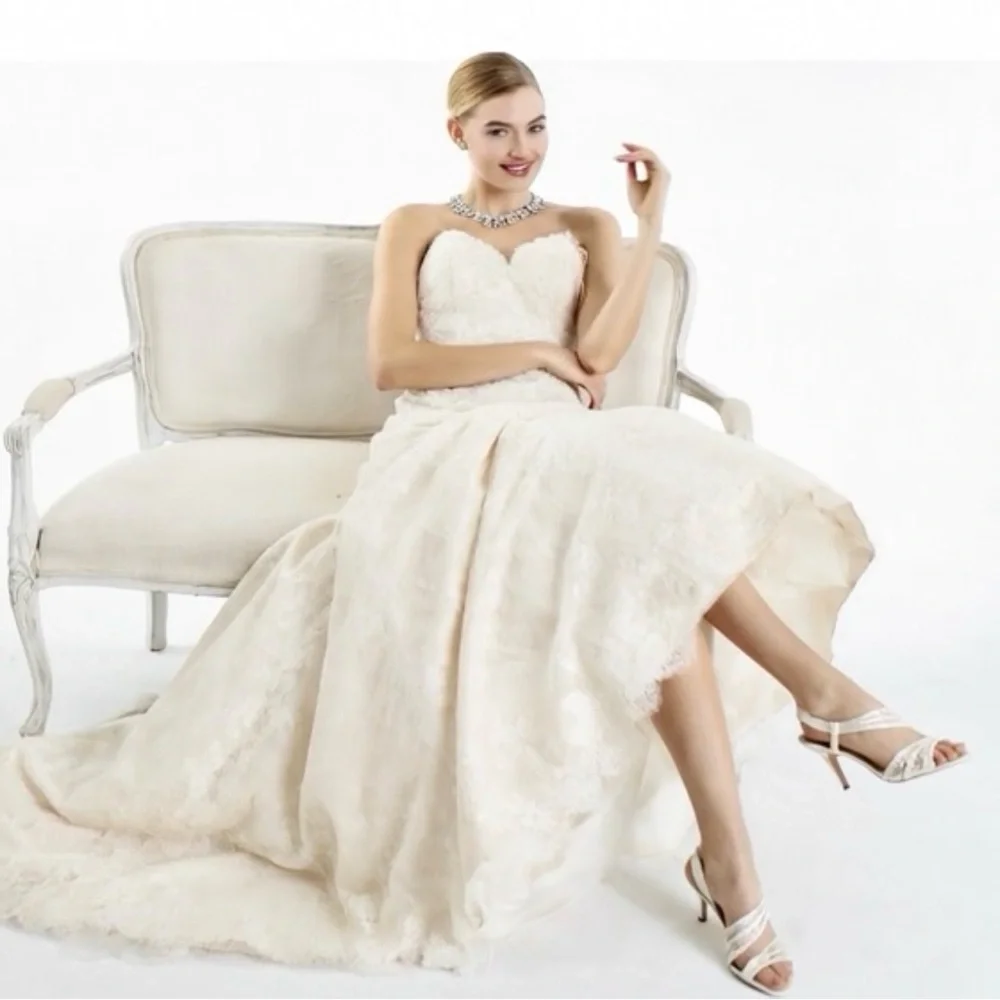 NINA Vitalia Sandals in Silver Wonderland